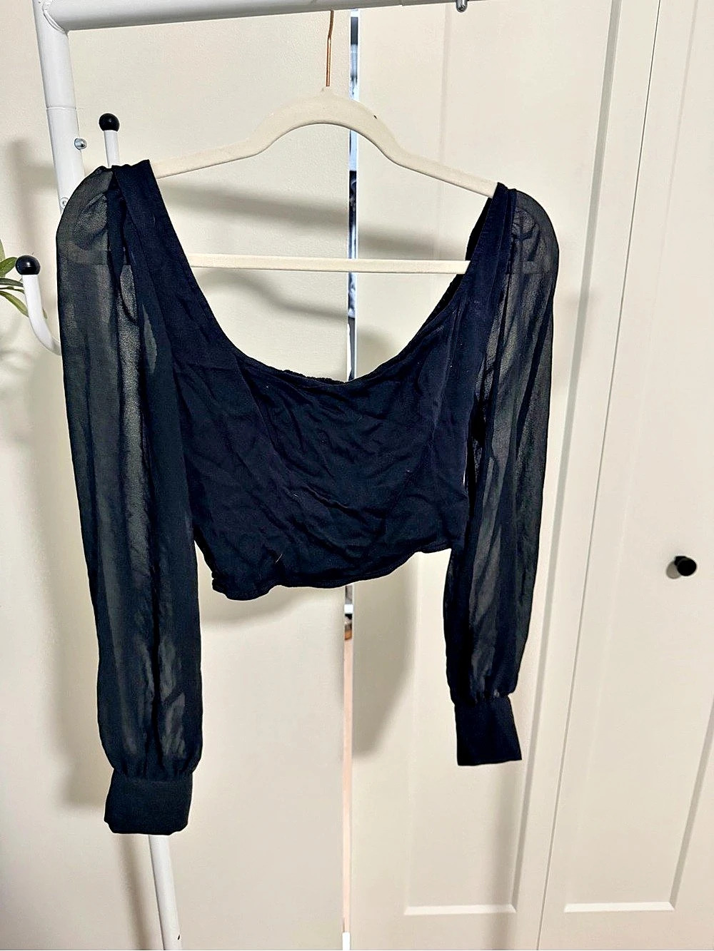 Urban outfitters Black Sheer Puff Sleeve Crop Top Size Small